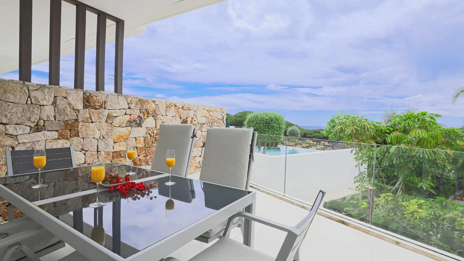 R14 Modern Villa With Fantastic Sea Views Marbella 0*,  Španělsko