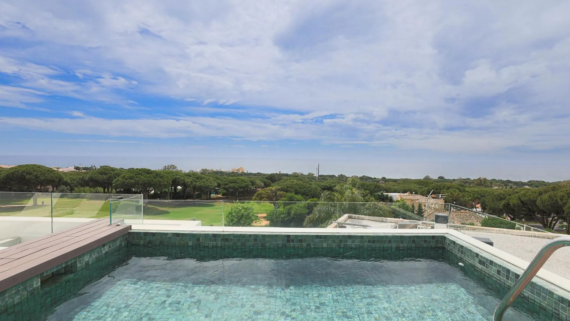 R14 Modern Villa With Fantastic Sea Views ماربيا 0*,  إسبانيا